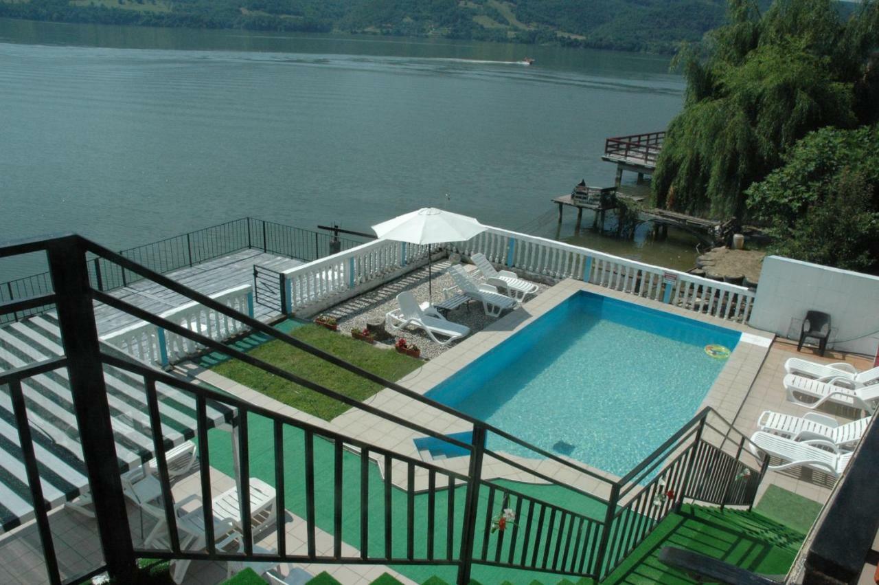 Casa Yuppy Du Apartment เอเชลนิทซา ภายนอก รูปภาพ